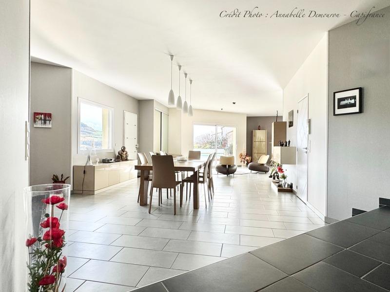 Maison - 196 m² - 6 pièces