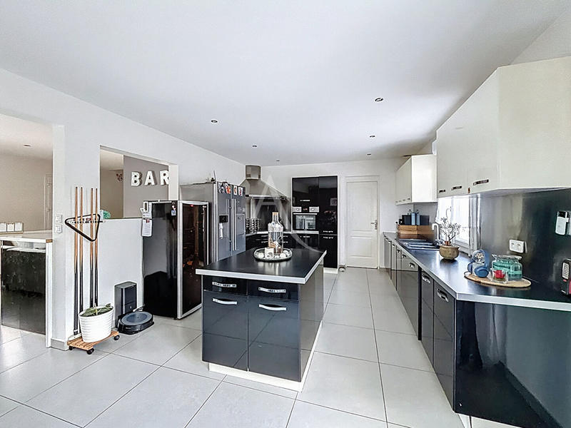 Maison - 110 m² - 6 pièces