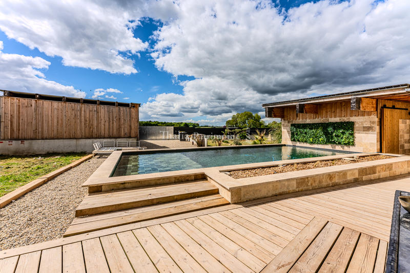 Maison - 192 m² - 7 pièces