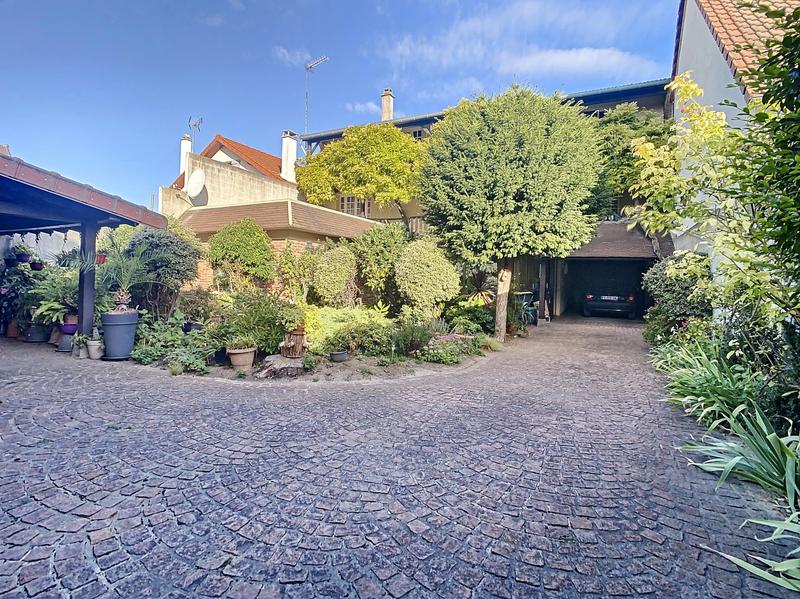 Maison ancienne - 290 m² - 10 pièces