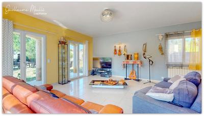 Villa - 218 m² - 8 pièces