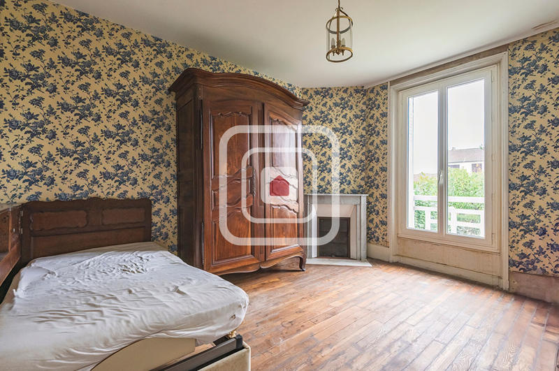 Maison - 185 m² - 7 pièces