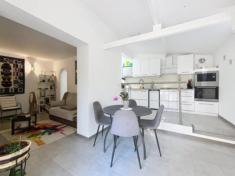 Villa - 216 m² - 7 pièces