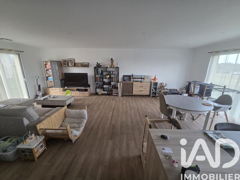 Maison - 90 m² - 4 pièces