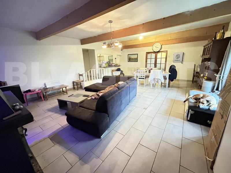 Maison - 250 m² - 8 pièces