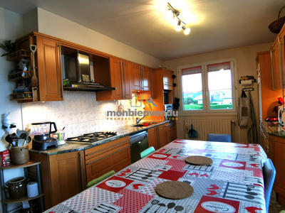 Maison traditionnelle - 142 m² - 6 pièces