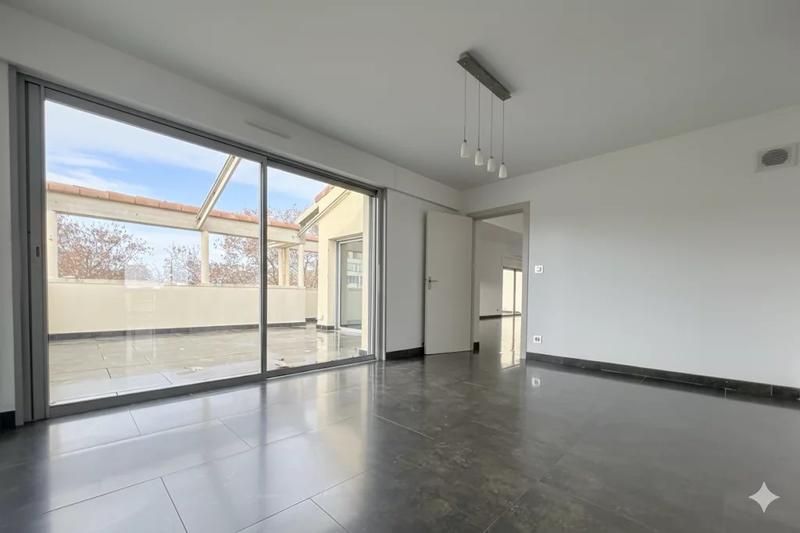 Appartement - 224 m² - 6 pièces