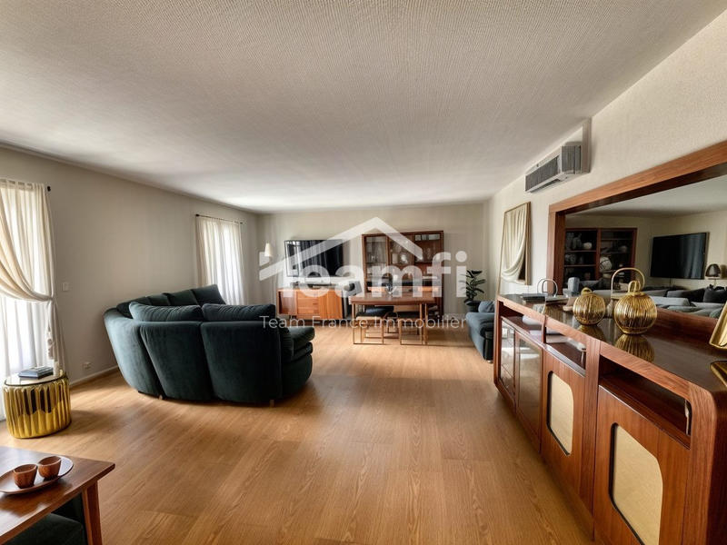 Maison traditionnelle - 115 m² - 5 pièces