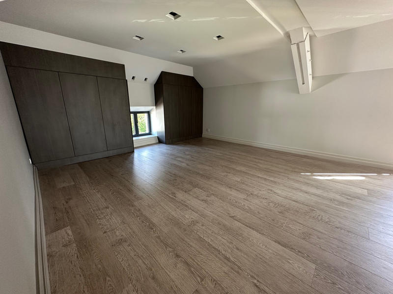 Maison - 370 m² - 11 pièces