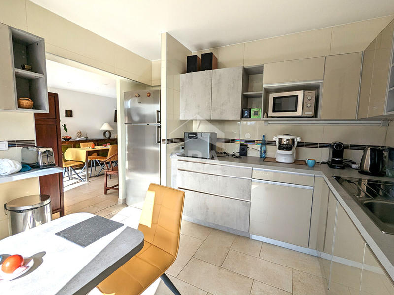 Maison - 233 m² - 10 pièces