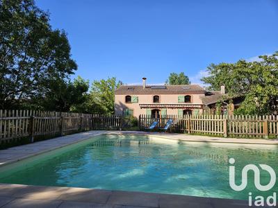 Maison - 206 m² - 9 pièces