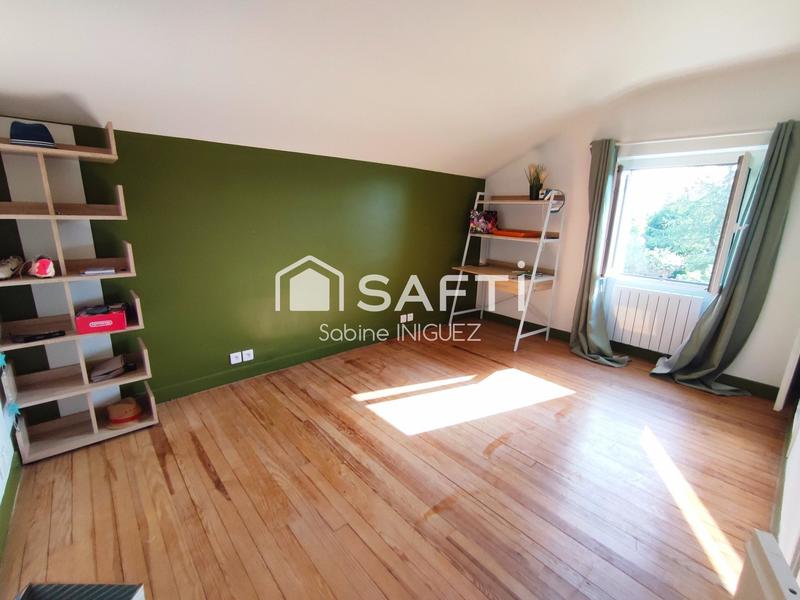 Maison - 206 m² - 10 pièces