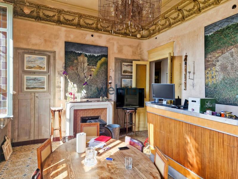 Demeure - 400 m² - 12 pièces