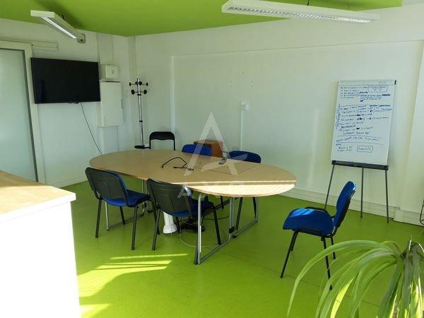 Bureau - 230 m² - 3 pièces