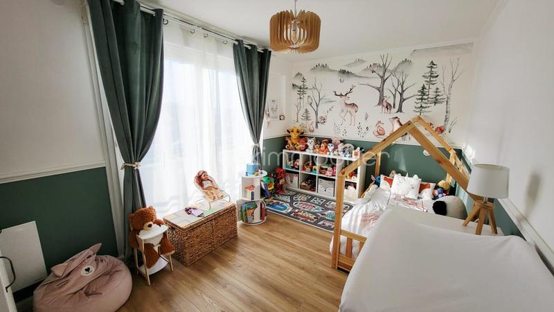 Appartement - 96 m² - 5 pièces