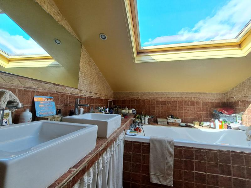 Maison - 246 m² - 6 pièces