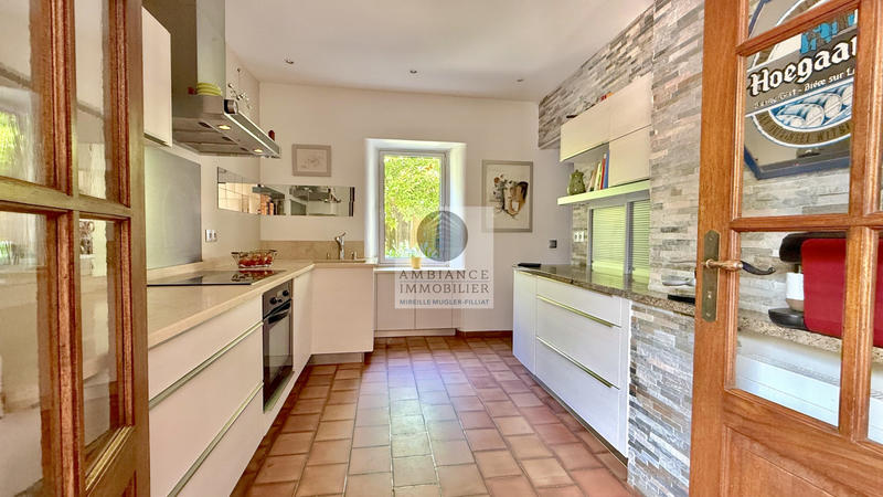 Maison - 214 m² - 10 pièces