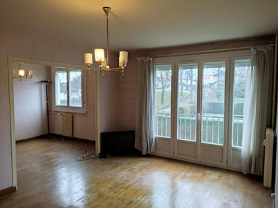 Appartement - 80 m² - 5 pièces