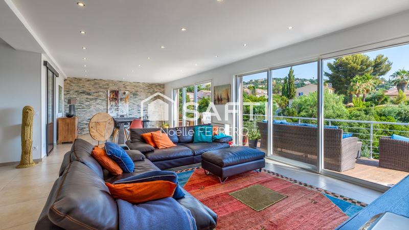 Maison - 210 m² - 6 pièces