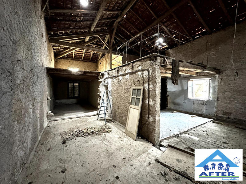 Maison - 300 m² - 6 pièces