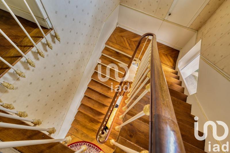 Maison - 323 m² - 11 pièces