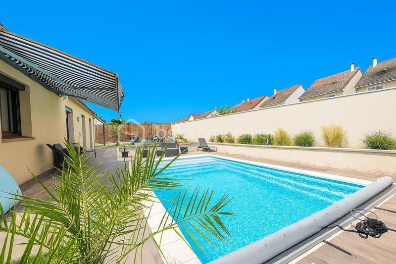 Propriété - 227 m² - 9 pièces