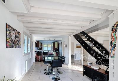 Maison - 140 m² - 5 pièces