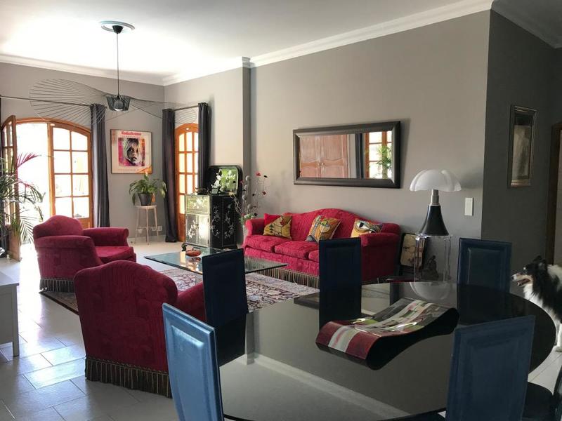 Maison - 243 m² - 4 pièces