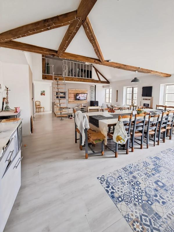 Maison - 225 m² - 8 pièces