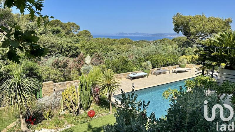 Maison - 247 m² - 7 pièces