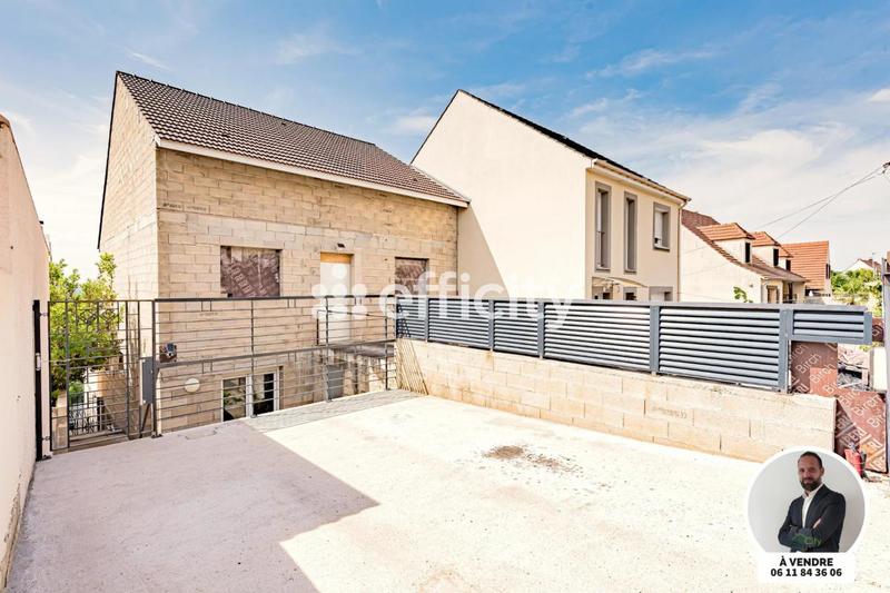Maison - 270 m² - 8 pièces