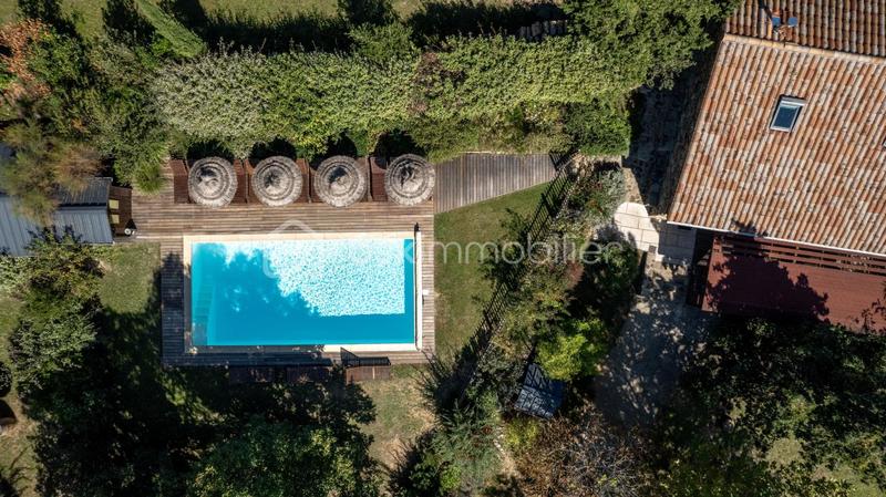 Propriété - 500 m² - 23 pièces