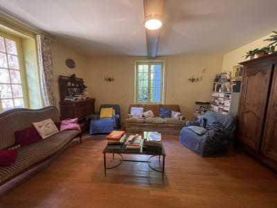 Propriété - 255 m² - 8 pièces