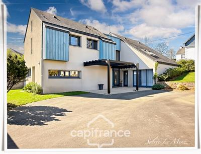 Maison - 205 m² - 8 pièces