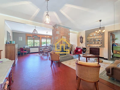 Maison - 212 m² - 7 pièces