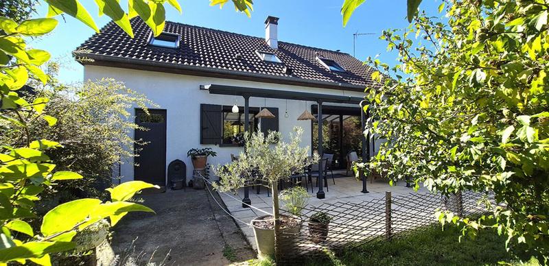 Maison - 95 m² - 5 pièces