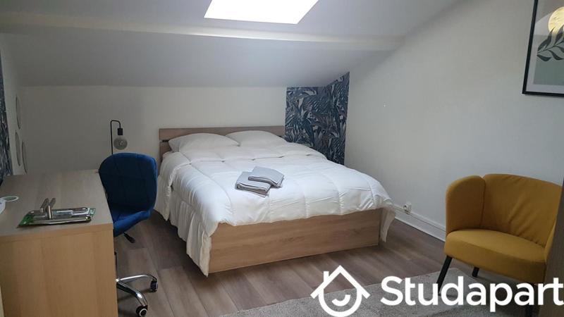 Chambre - 11 m² - 1 pièce