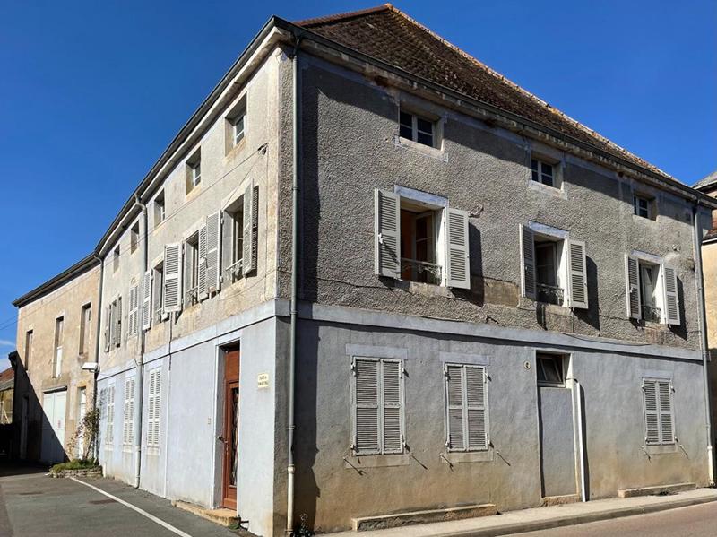 Maison - 350 m² - 10 pièces