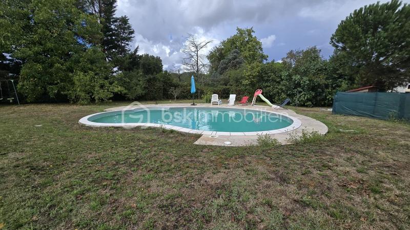 Propriété - 400 m² - 16 pièces