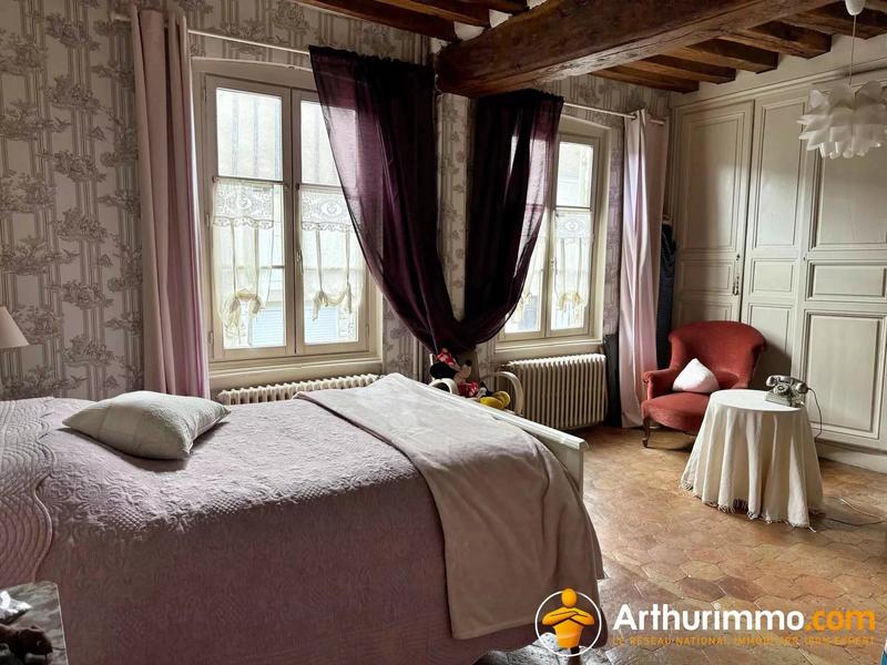 Maison - 228 m² - 9 pièces