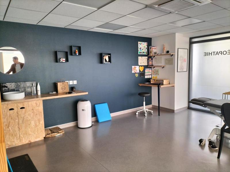 Local d'activité / Entrepôt - 81 m²