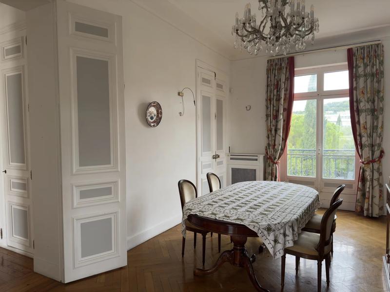 Appartement - 239 m² - 6 pièces