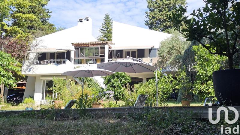 Maison - 204 m² - 6 pièces