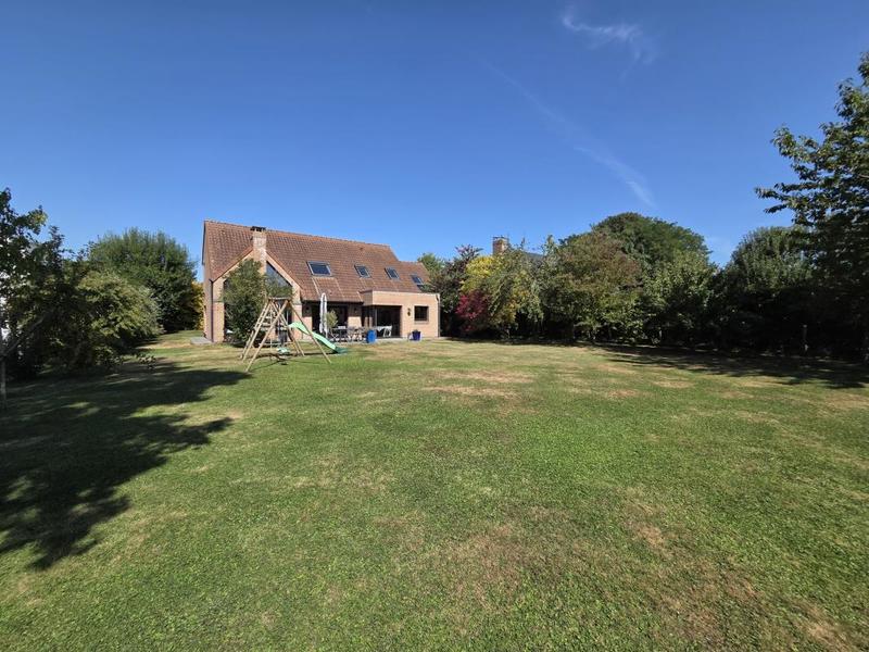 Pavillon - 199 m² - 8 pièces