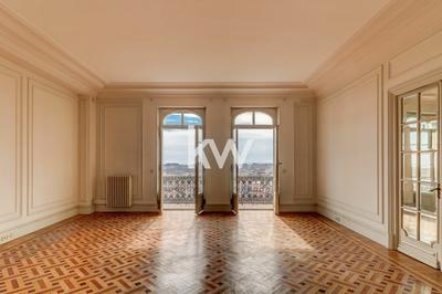Appartement - 242 m² - 4 pièces