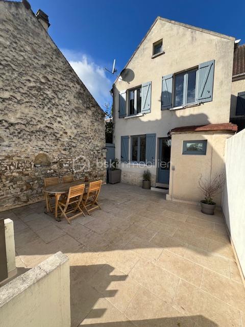 Maison - 86 m² - 4 pièces