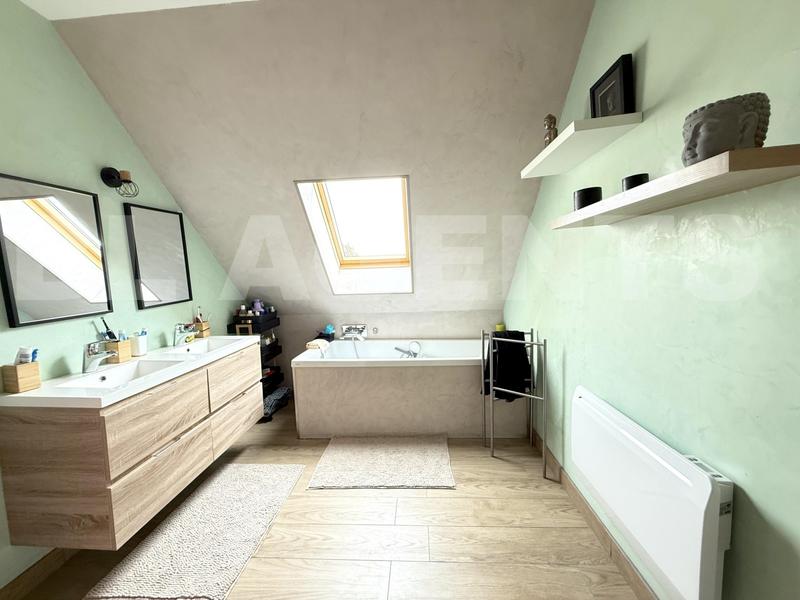 Maison - 153 m² - 5 pièces