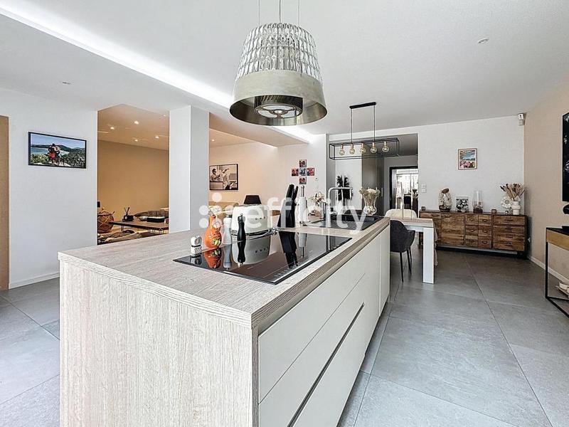 Appartement - 110 m² - 2 pièces