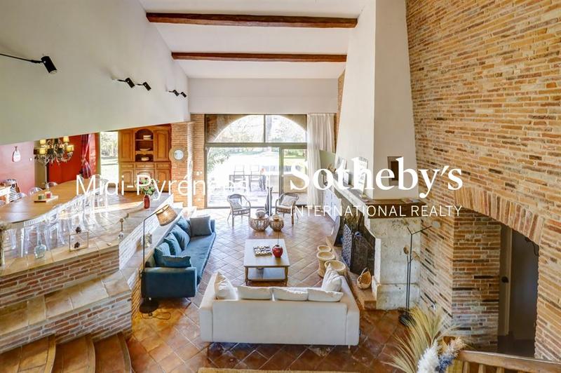 Corps de ferme - 600 m² - 14 pièces