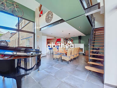 Maison - 270 m² - 9 pièces